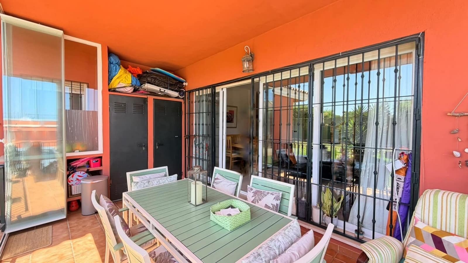3 makuuhuone Huoneisto myytävänä paikassa La Duquesa / Puerto de la Duquesa mukana uima-altaan 
autotalli - 299 000 € (Ref: 9951982)