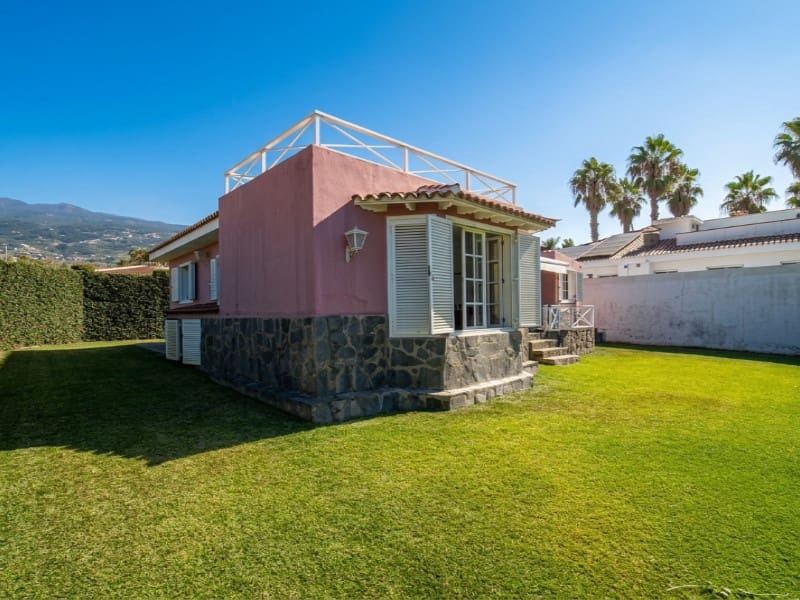 3 bedroom Villa for sale in Puerto de la Cruz - € 690,000 (Ref: 10054918)