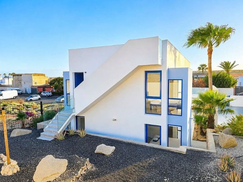 4 slaapkamer Villa te koop in Los Abrigos - € 699.000 (Ref: 10146736)
