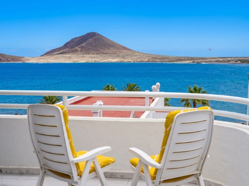 2 slaapkamer Appartement te koop in El Medano met zwembad - € 580.000 (Ref: 10150336)