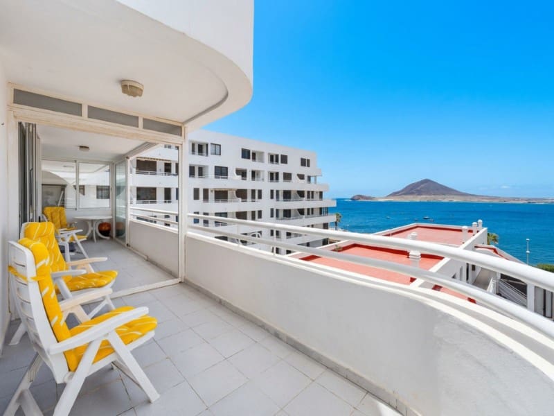 2 slaapkamer Appartement te koop in El Medano met zwembad - € 580.000 (Ref: 10150336)