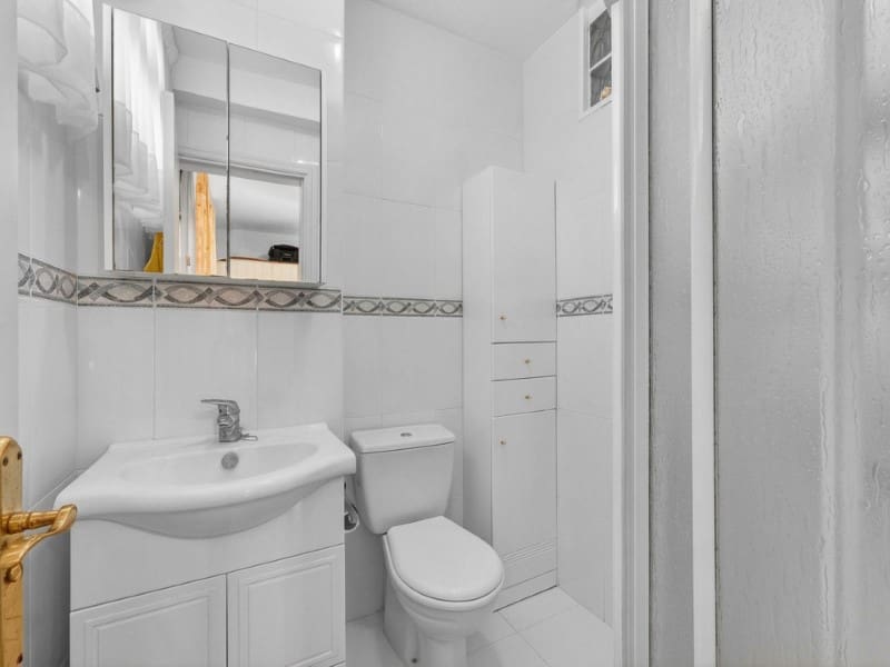 2 slaapkamer Appartement te koop in El Medano met zwembad - € 580.000 (Ref: 10150336)