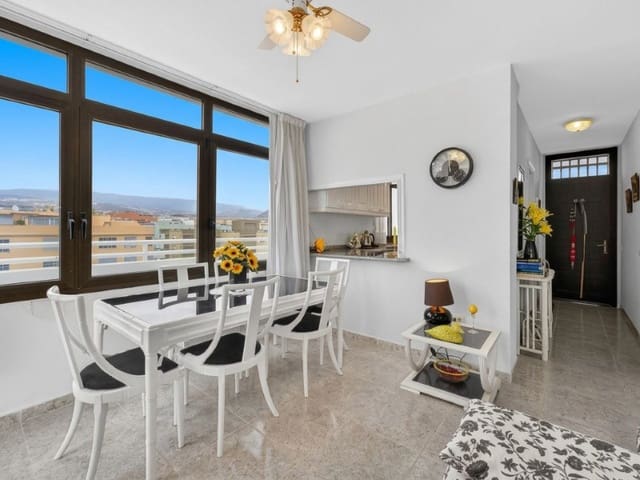 2 makuuhuone Huoneisto myytävänä paikassa El Medano, Granadilla de Abona mukana uima-altaan - 580 000 € (Ref: 10150336)