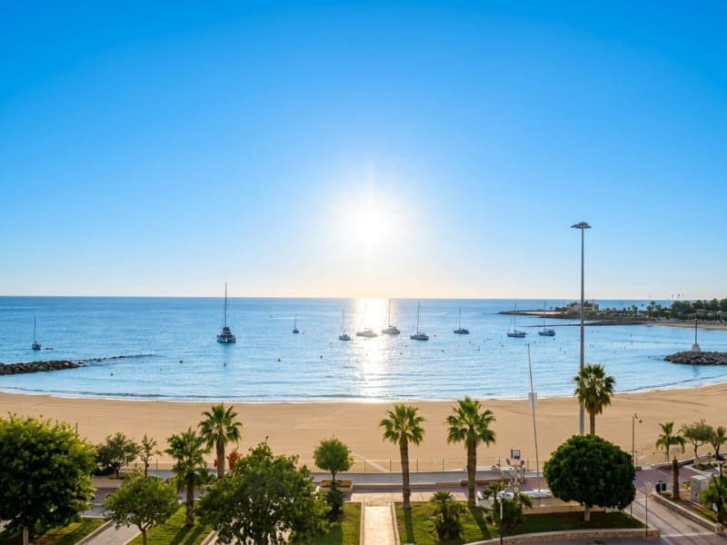 2 soveværelse Lejlighed til salg i Los Cristianos med garage - € 698.000 (Ref: 10151093)
