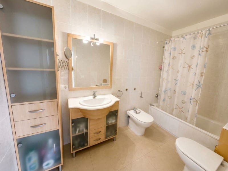 2 soveværelse Lejlighed til salg i Los Cristianos med garage - € 698.000 (Ref: 10151093)