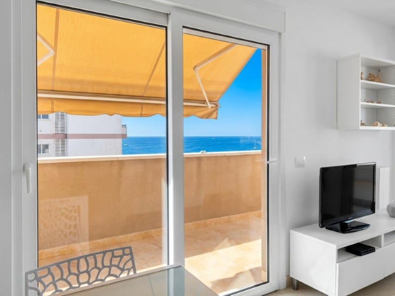2 soveværelse Lejlighed til salg i Los Cristianos med garage - € 698.000 (Ref: 10151093)