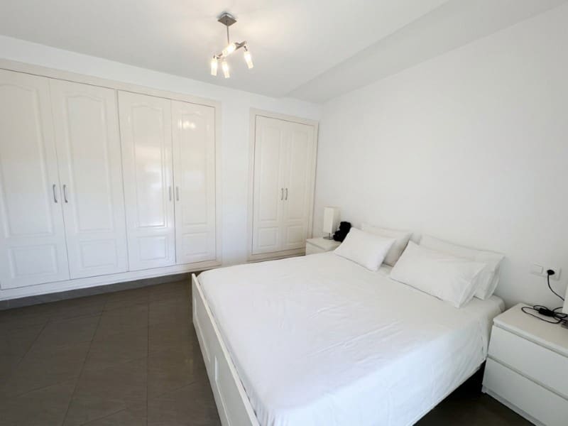2 soveværelse Lejlighed til salg i Los Cristianos med garage - € 698.000 (Ref: 10151093)