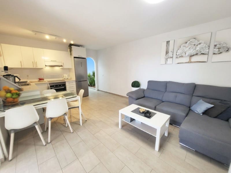 2 bedroom Apartment for sale in Costa del Silencio with pool - € 269,500 (Ref: 10151097)
