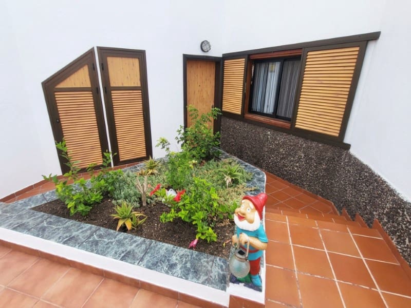 2 bedroom Apartment for sale in Costa del Silencio with pool - € 269,500 (Ref: 10151097)