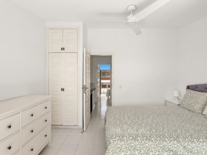 2 bedroom Apartment for sale in Costa del Silencio with pool - € 299,000 (Ref: 10151099)