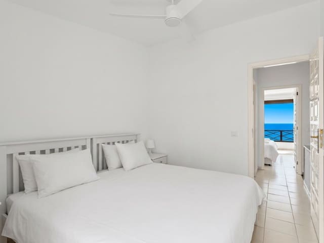 2 soveværelse Lejlighed til salg i Costa del Silencio, Arona med swimmingpool - € 299.000 (Ref: 10151099)