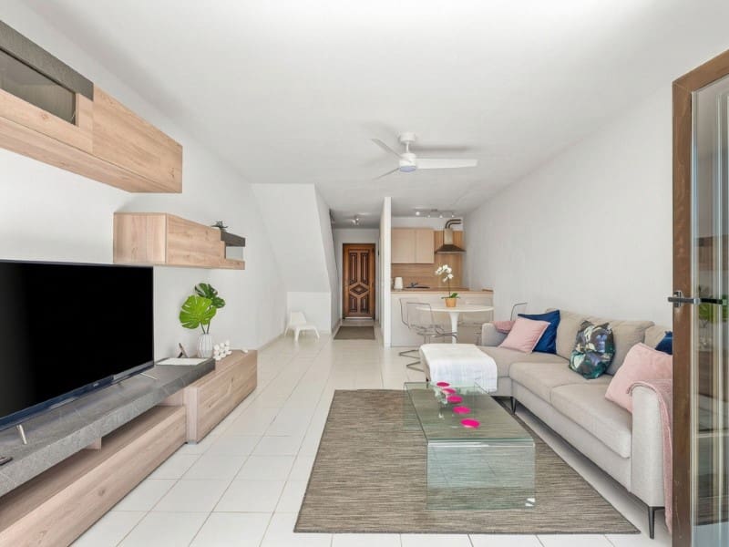 2 bedroom Apartment for sale in Costa del Silencio with pool - € 299,000 (Ref: 10151099)