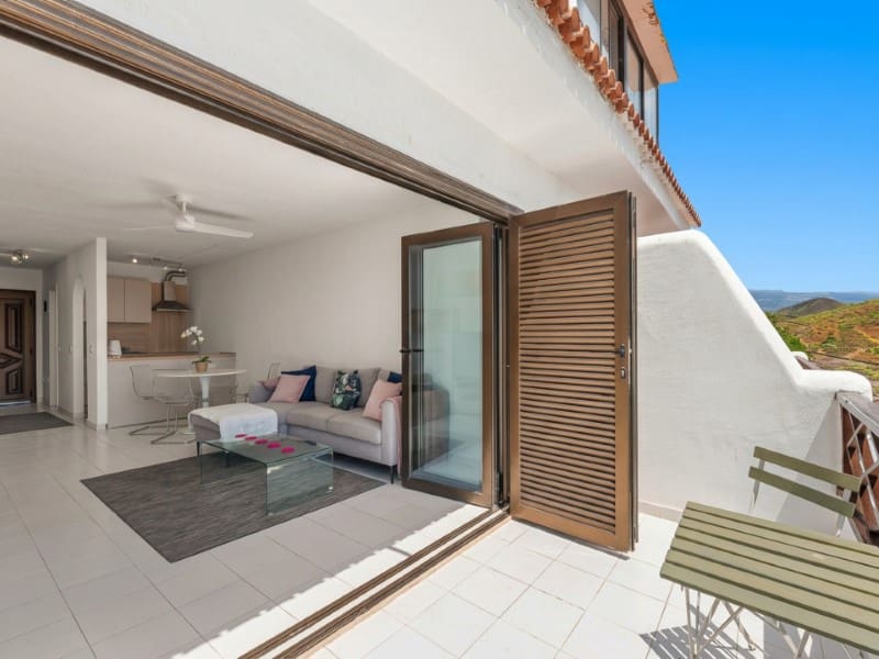 2 bedroom Apartment for sale in Costa del Silencio with pool - € 299,000 (Ref: 10151099)