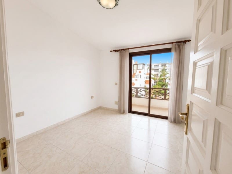 2 bedroom Apartment for sale in Costa del Silencio with pool - € 285,000 (Ref: 10151100)
