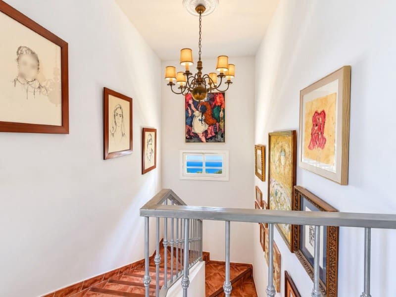 5 bedroom Villa for sale in Chayofa with garage - € 950,000 (Ref: 10151101)