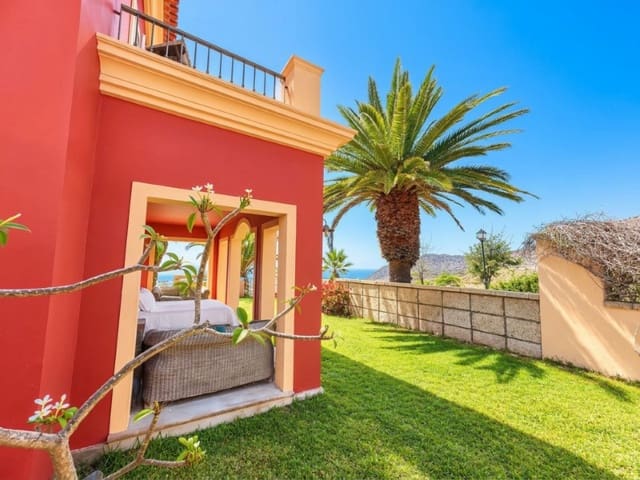 5 soverom Villa til salgs i Chayofa, Arona med garasje - € 950 000 (Ref: 10151101)