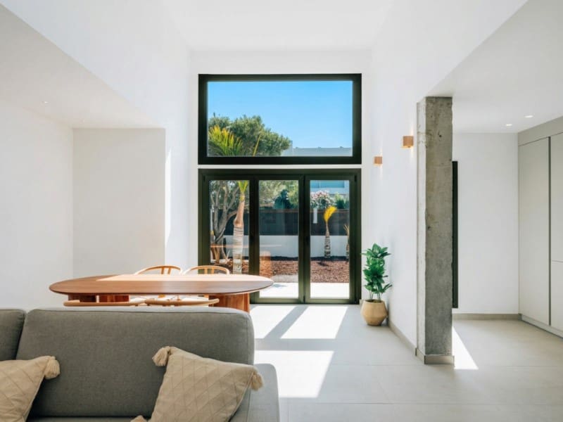 3 soveværelse Villa til salg i El Medano med swimmingpool - € 1.100.000 (Ref: 10151102)