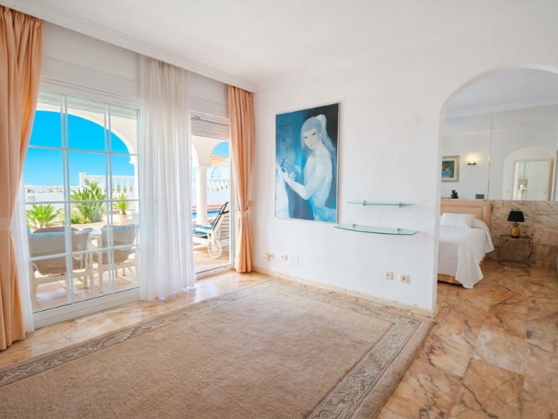 5 bedroom Villa for sale in Chayofa with garage - € 950,000 (Ref: 10151103)