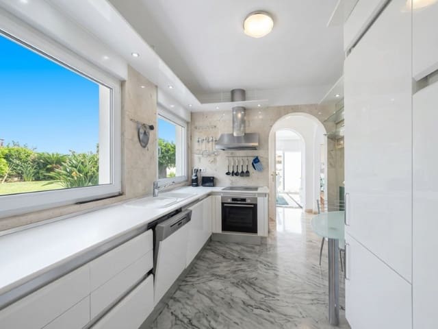 5 soverom Villa til salgs i Chayofa, Arona med garasje - € 950 000 (Ref: 10151103)