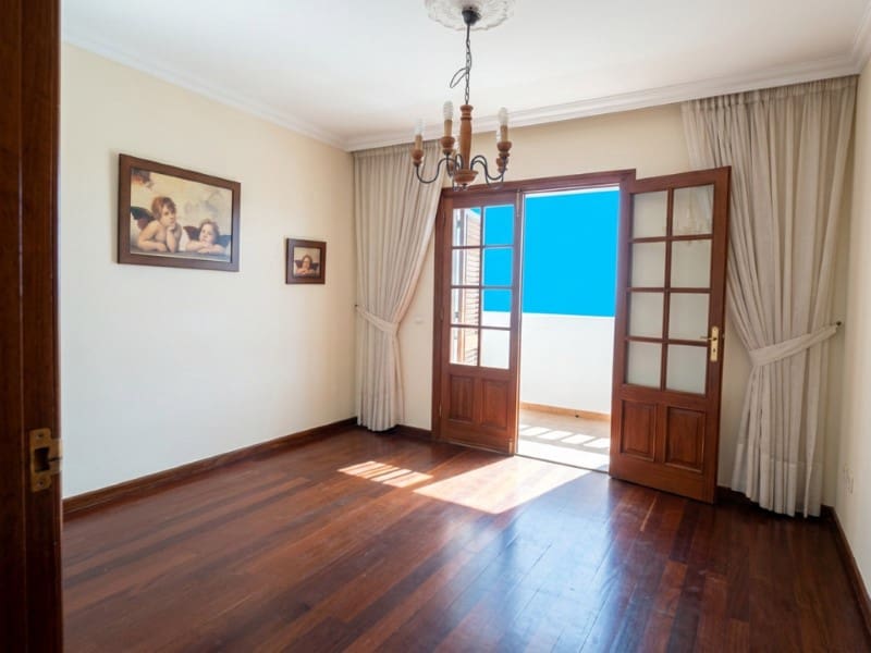4 chambre Villa/Maison à vendre à Radazul avec garage - 395 000 € (Ref: 10151104)