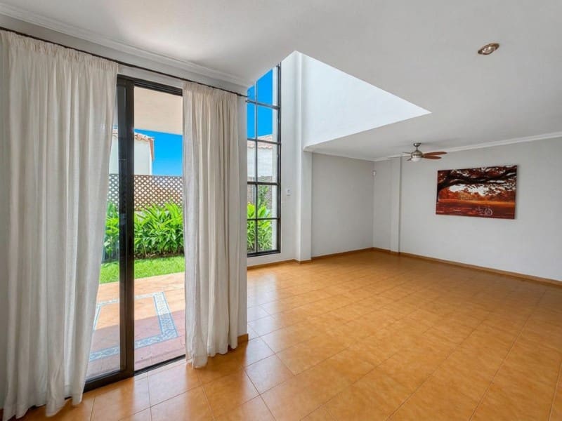 4 chambre Villa/Maison à vendre à Radazul avec garage - 497 000 € (Ref: 10151105)