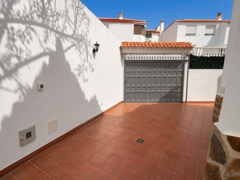 4 chambre Villa/Maison à vendre à Radazul avec garage - 497 000 € (Ref: 10151105)