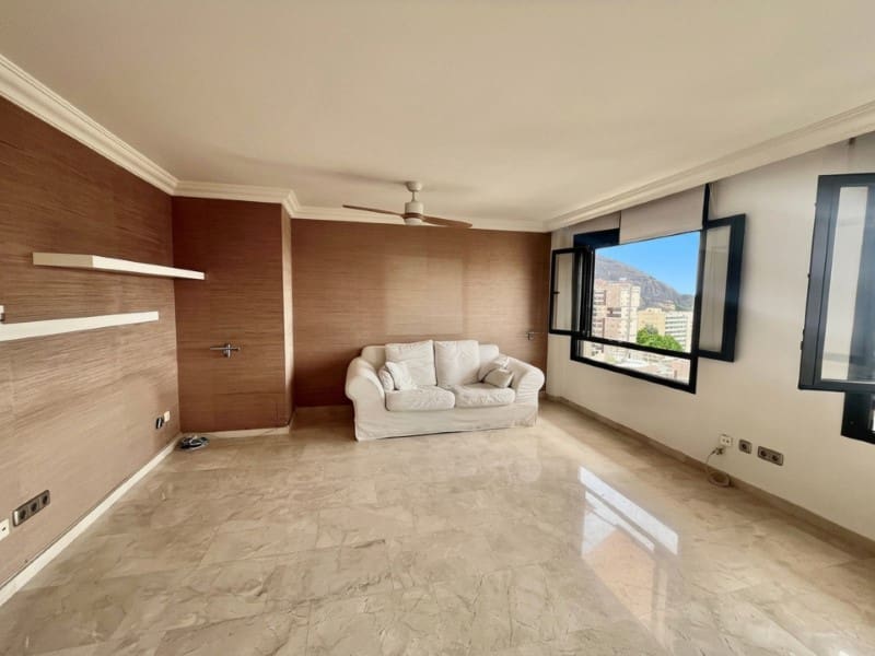 Apartment for sale in Santa Cruz de Tenerife with garage - € 528,000 (Ref: 10151107)