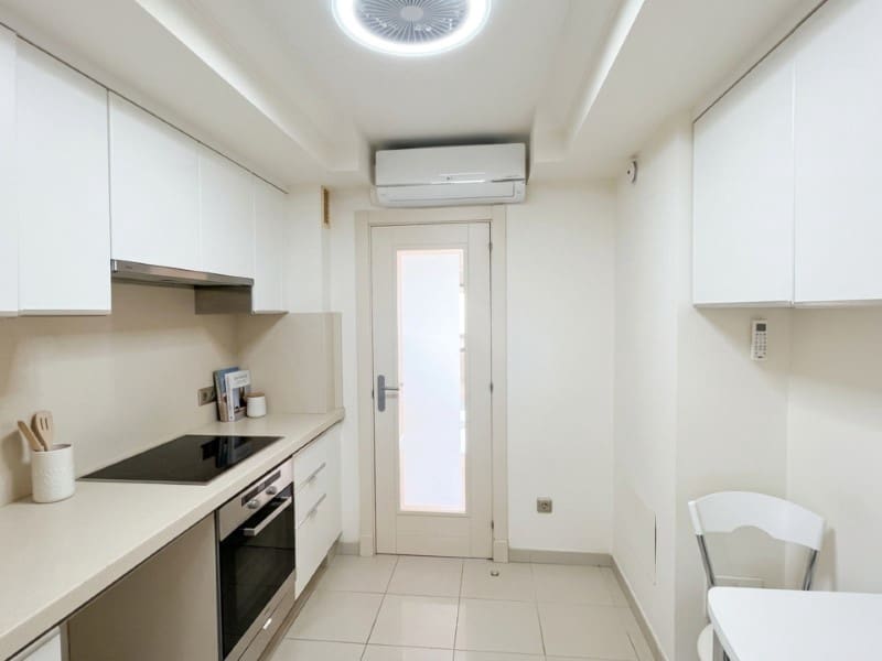 Apartment for sale in Santa Cruz de Tenerife with garage - € 528,000 (Ref: 10151107)