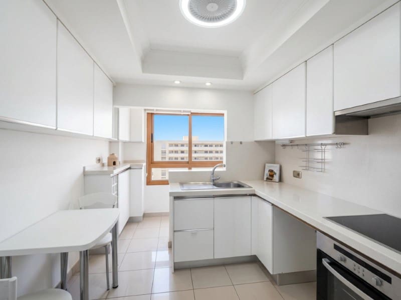 Apartment for sale in Santa Cruz de Tenerife with garage - € 528,000 (Ref: 10151107)