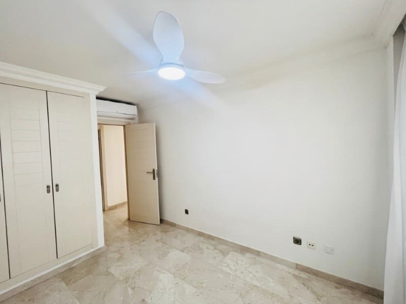 Apartment for sale in Santa Cruz de Tenerife with garage - € 528,000 (Ref: 10151107)