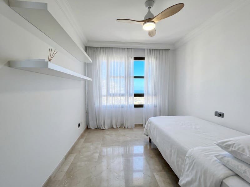 Apartment for sale in Santa Cruz de Tenerife with garage - € 528,000 (Ref: 10151107)