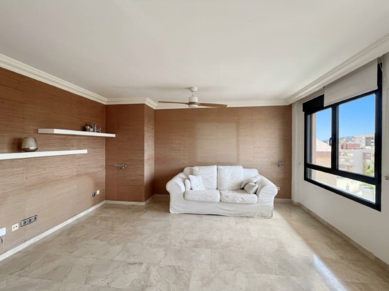 Apartment for sale in Santa Cruz de Tenerife with garage - € 528,000 (Ref: 10151107)