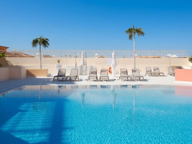 2 makuuhuone Kattohuoneisto myytävänä paikassa Costa Adeje mukana uima-altaan 
autotalli - 640 000 € (Ref: 10154922)