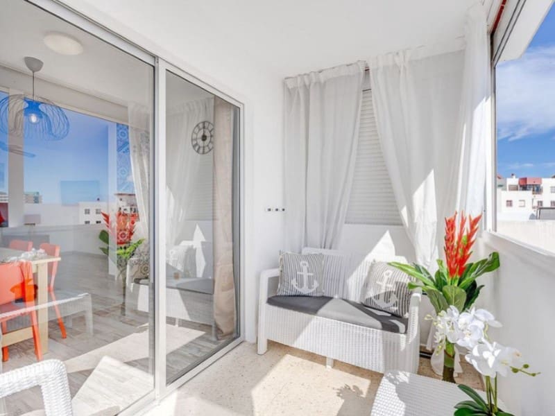 5 makuuhuone Kattohuoneisto myytävänä paikassa Costa Adeje mukana uima-altaan 
autotalli - 550 000 € (Ref: 10154923)