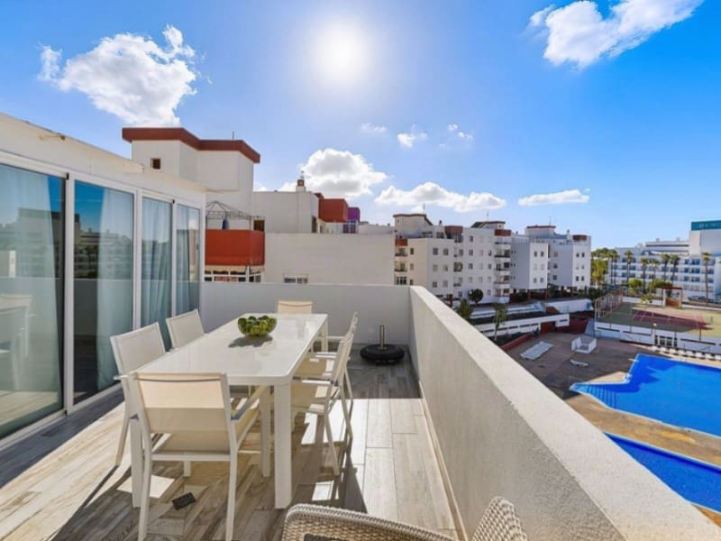 5 makuuhuone Kattohuoneisto myytävänä paikassa Costa Adeje mukana uima-altaan 
autotalli - 550 000 € (Ref: 10154923)