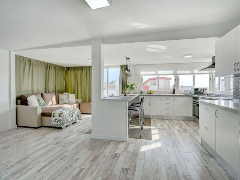 5 makuuhuone Kattohuoneisto myytävänä paikassa Costa Adeje mukana uima-altaan 
autotalli - 550 000 € (Ref: 10154923)