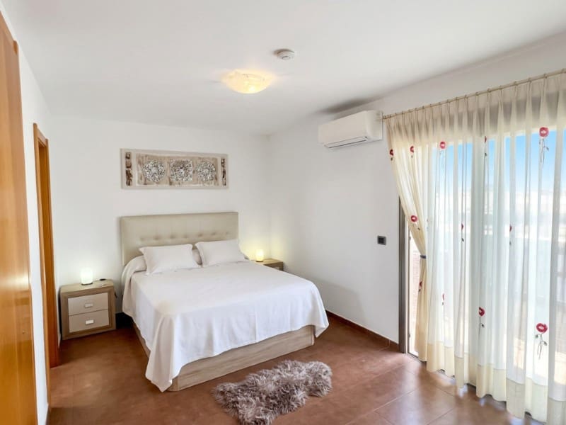 Ático de 3 habitaciones en La Caleta Adeje en venta con garaje - 795.000 € (Ref: 10154924)