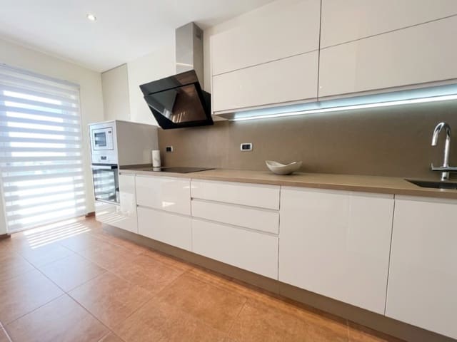 Ático de 3 habitaciones en La Caleta Adeje, Adeje en venta con garaje - 795.000 € (Ref: 10154924)