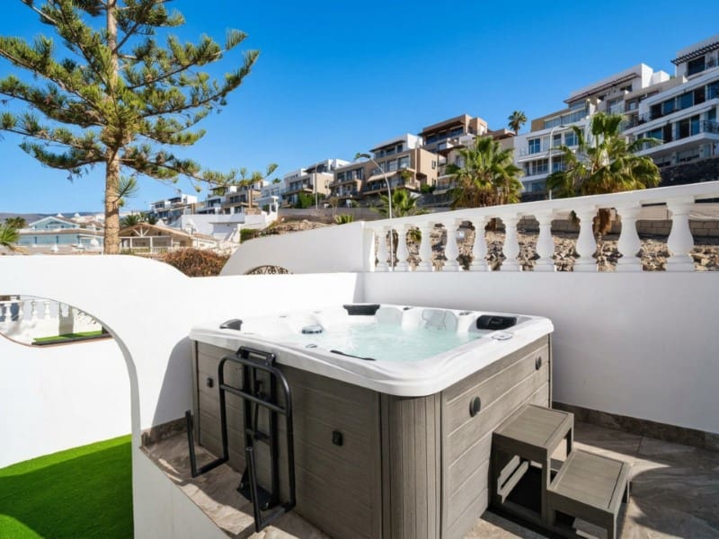 Lejlighed til salg i Costa Adeje med garage - € 795.000 (Ref: 10154925)