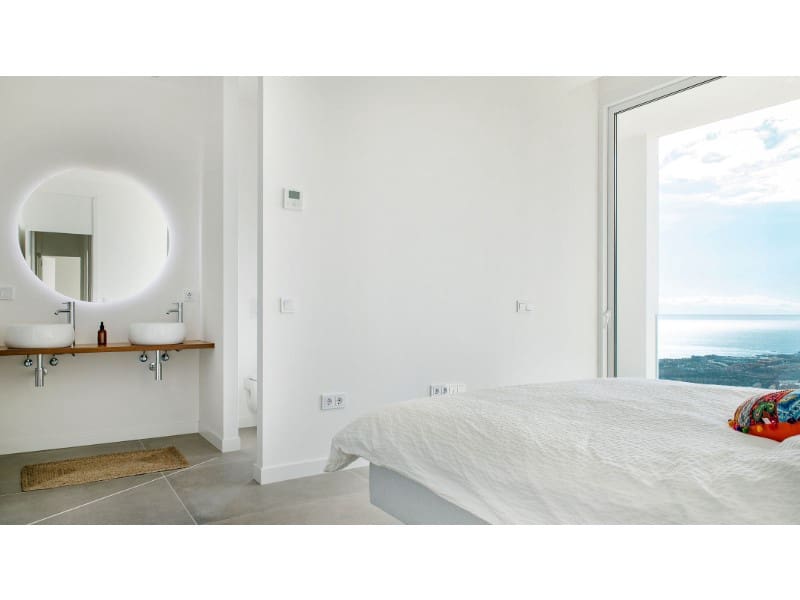 Villa for sale in Los Cristianos - € 2,690,000 (Ref: 7290628)