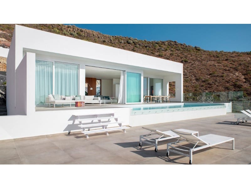 Villa for sale in Los Cristianos - € 2,690,000 (Ref: 7290628)