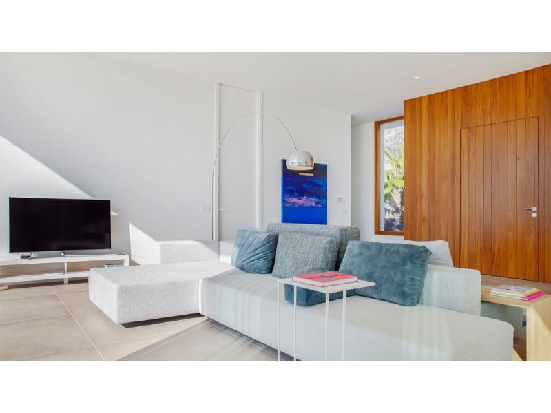 Villa for sale in Los Cristianos - € 2,690,000 (Ref: 7290628)