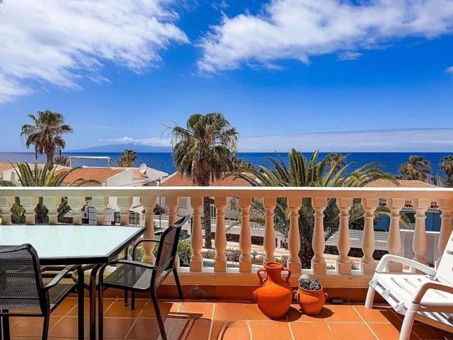 2 makuuhuone Huoneisto myytävänä paikassa Playa San Juan, Guía de Isora mukana uima-altaan 
autotalli - 530 000 € (Ref: 8456026)