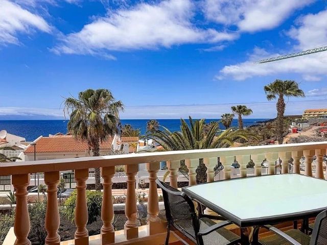 2 makuuhuone Huoneisto myytävänä paikassa Playa San Juan, Guía de Isora mukana uima-altaan 
autotalli - 530 000 € (Ref: 8456026)