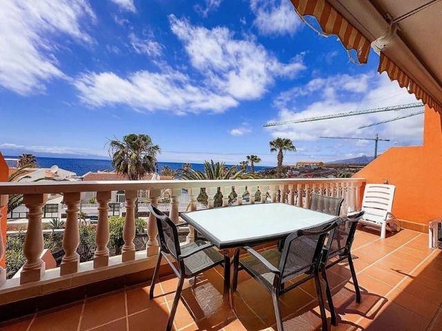 2 makuuhuone Huoneisto myytävänä paikassa Playa San Juan, Guía de Isora mukana uima-altaan 
autotalli - 530 000 € (Ref: 8456026)