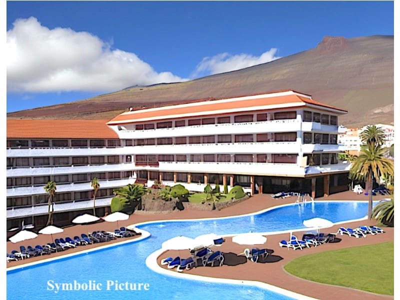 Hotel til salg i Adeje - € 26.000.000 (Ref: 8994279)