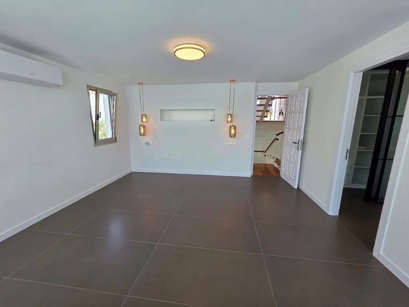 6 slaapkamer Villa te koop in Puerto Santiago - € 4.998.000 (Ref: 9194021)