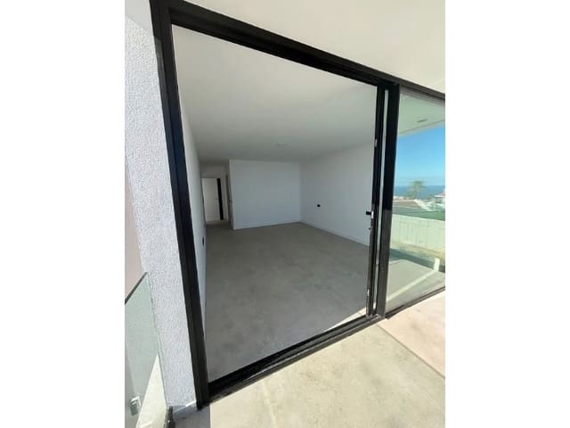 4 slaapkamer Villa te koop in Puerto de la Cruz - € 1.600.000 (Ref: 9196179)