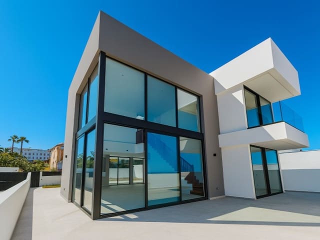 4 slaapkamer Villa te koop in Puerto de la Cruz - € 1.600.000 (Ref: 9196179)