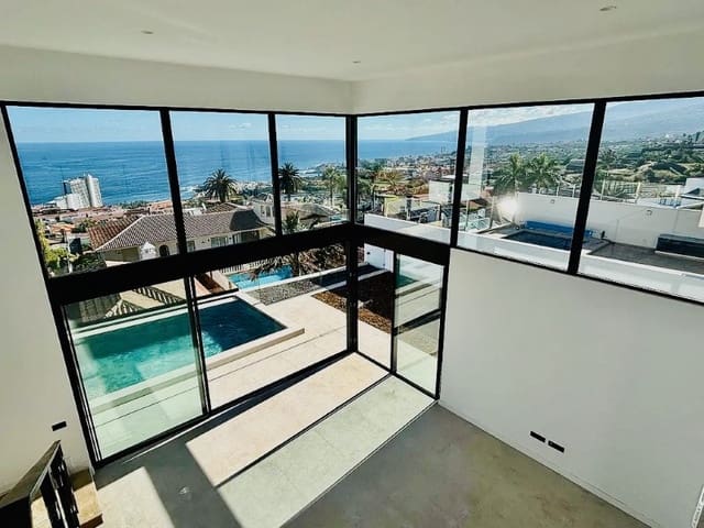 4 slaapkamer Villa te koop in Puerto de la Cruz - € 1.600.000 (Ref: 9196179)